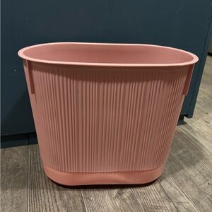 Vintage Rubbermaid Pink ribbed oval garbage can